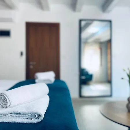 With Free Parking Apartment