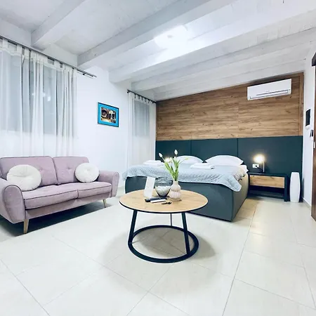 With Free Parking Apartment
