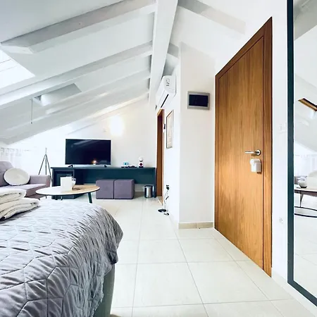 With Free Parking Apartment