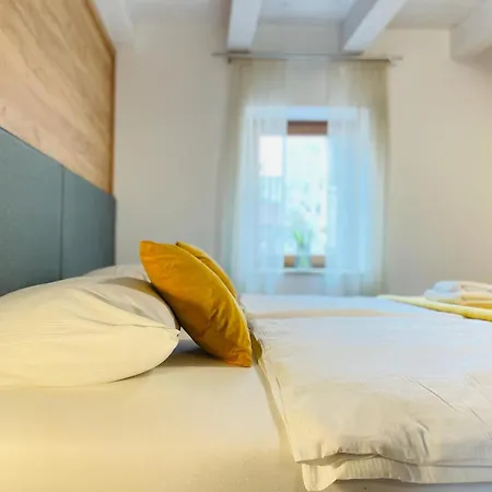 Apartment With Free Parking
