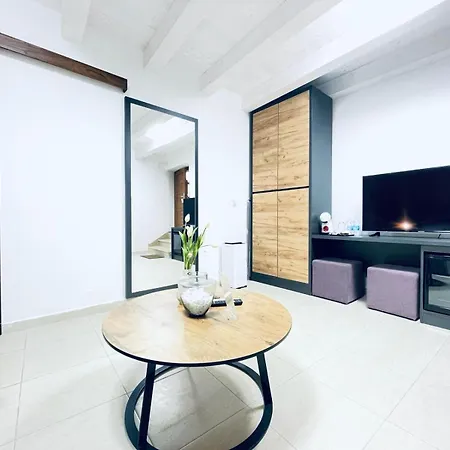 With Free Parking Apartamento *
