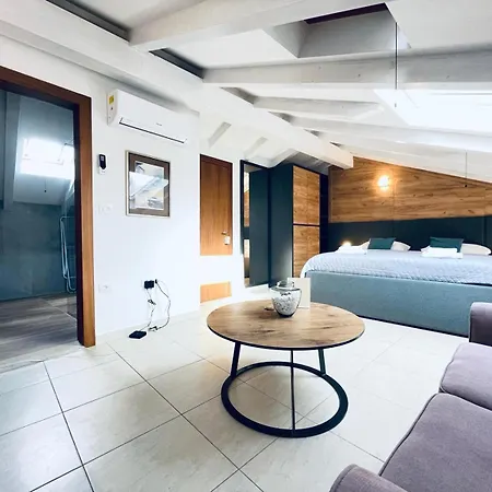 With Free Parking Apartment Fazana